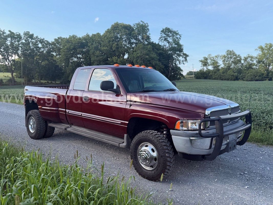 2000 RAM 3500 4x4 Extended Cab Dually