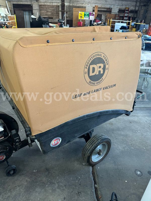 DR Leaf & Lawn Vacuum – 223cc OHV Engine with Collection Hopper & Accessories