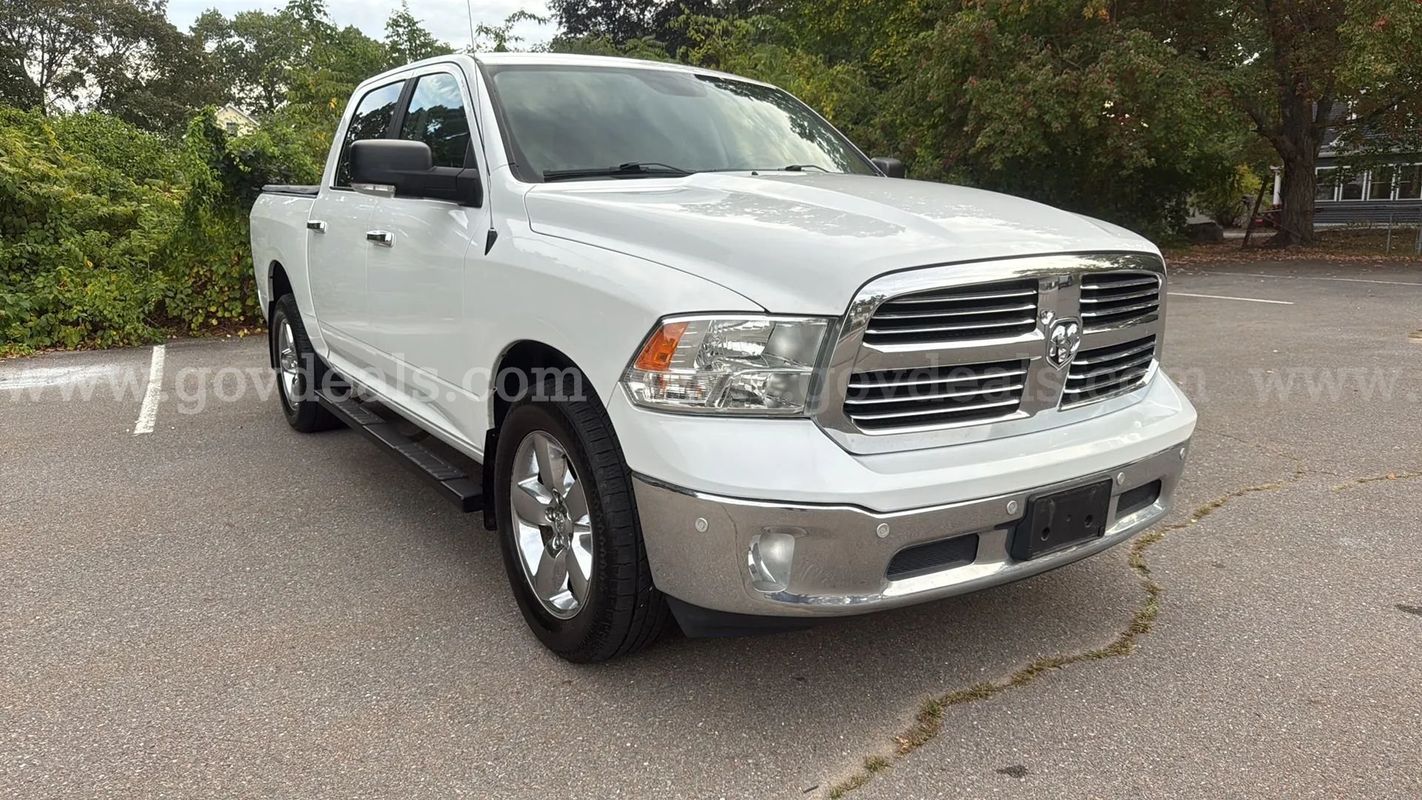 2018 RAM 1500 SLT Crew Cab SWB 4WD