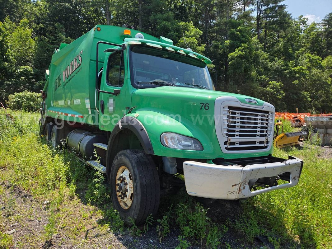 2012 Freightliner M2 112 Heavy Duty - CNG Garbage Truck