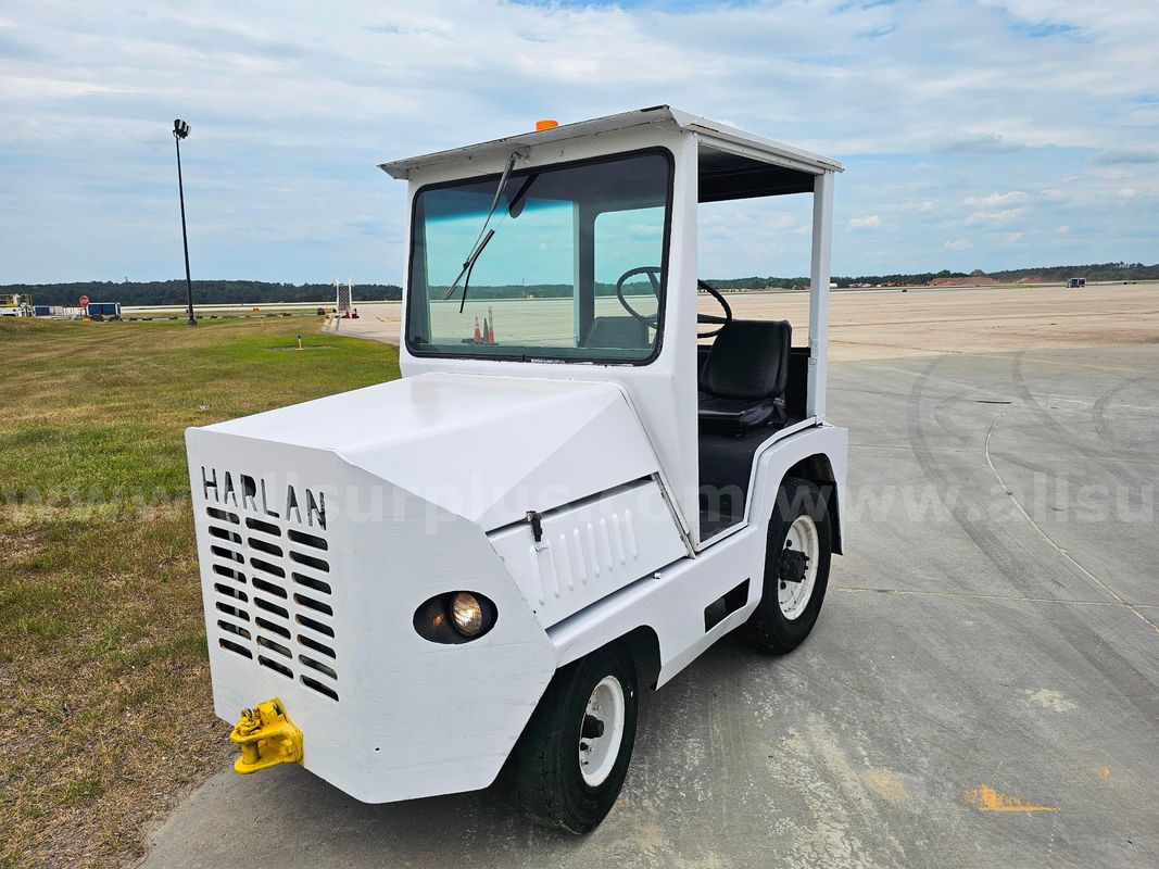 1983 Harlan HTAD30 Bag Tug