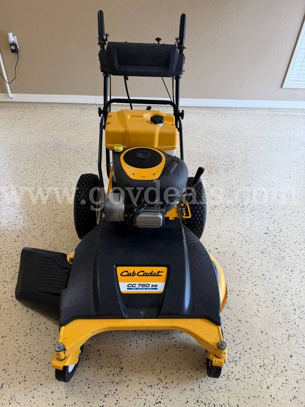 Cub Cadet CC 760 ES Wide-Area Commercial Walk Behind Mower
