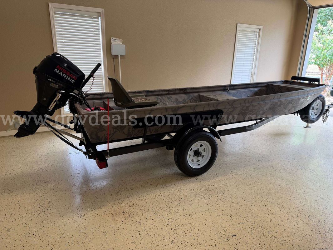 Polar Kraft 14' Boat W/ Live Well & 9.8 HP Nissan Marine 4-Stroke ES