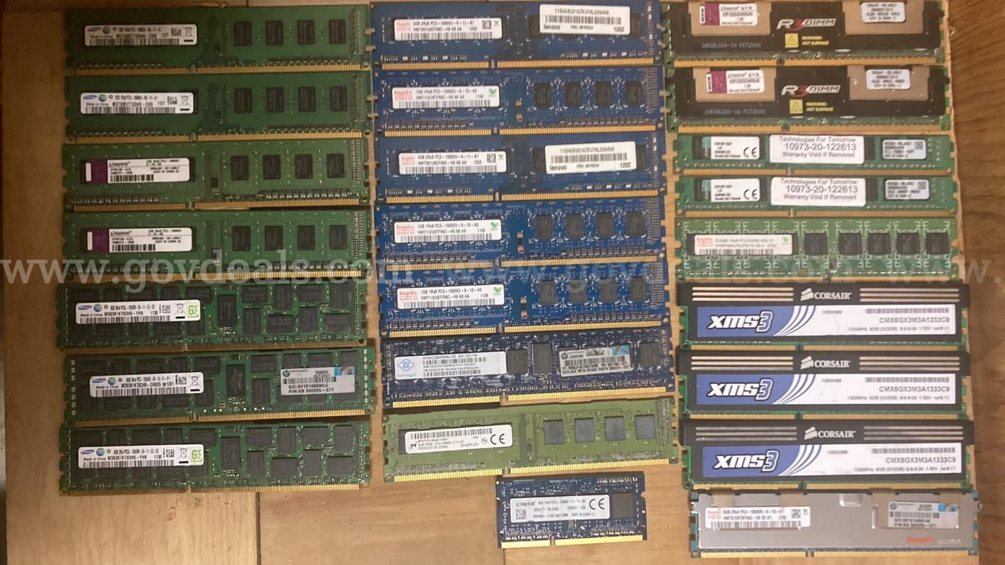 Lot of 24 Mixed DDR3 RAM Modules 512MB-8GB - Samsung, SK hynix, Kingston, Corsair + 1 Laptop DIMM