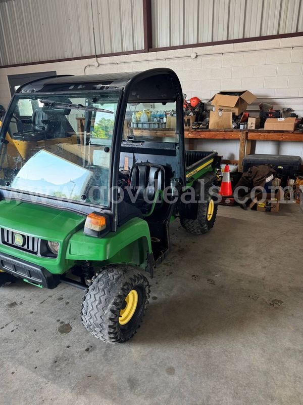 Used John Deer TS Gator (Utility Vehicle)