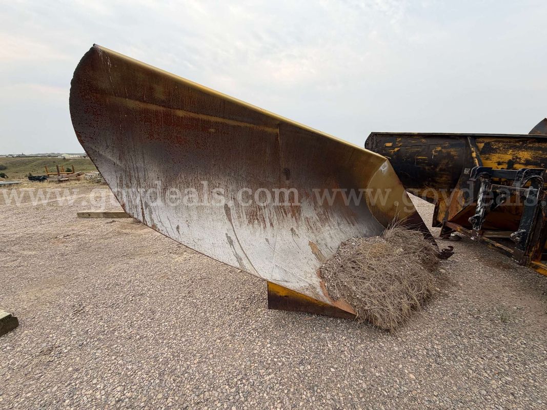Large Heavy-Duty Municipal Snowplow Blade