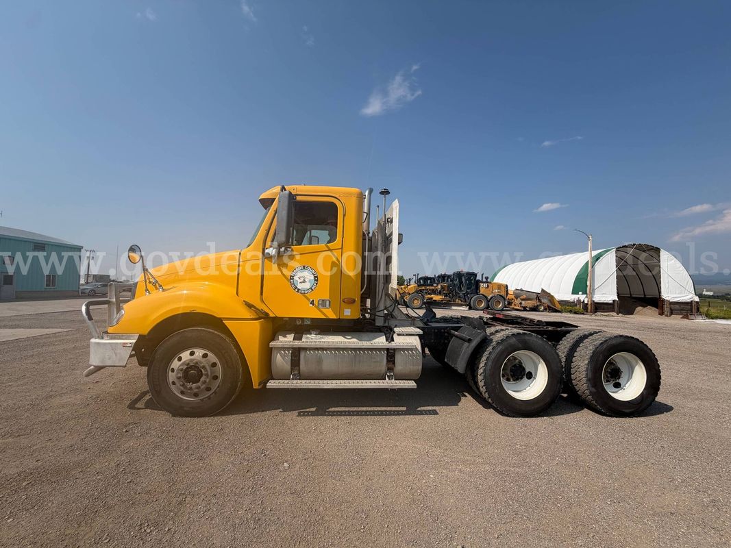 2004 Freightliner Semi-Truck – Detroit 14L Diesel, 10-Speed