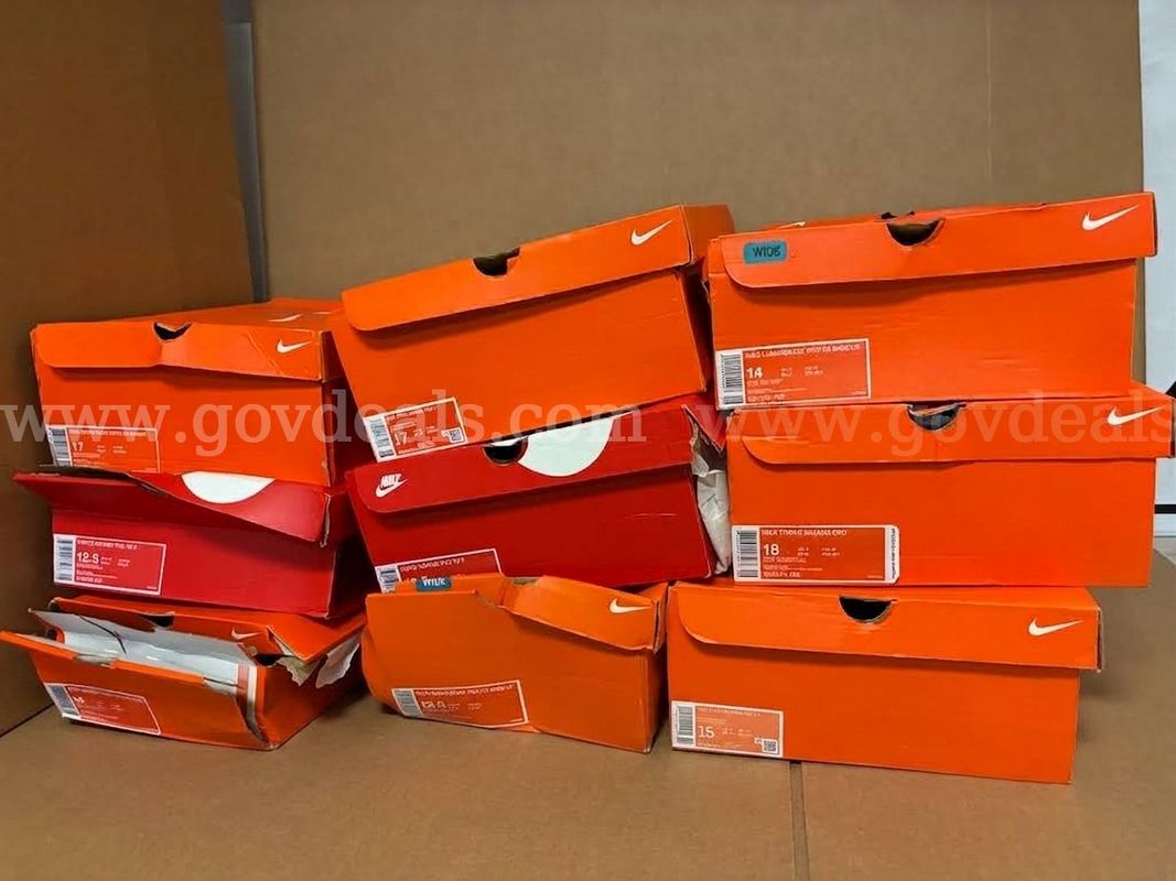 9 Pair - Nike Cleats Various Models and Sizes SHIPPING AVAILABLE
