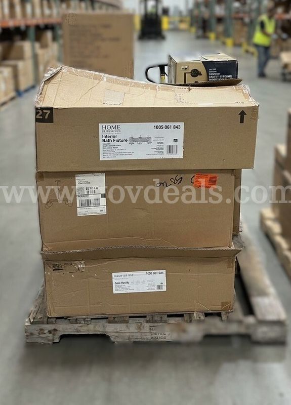 3 Pallets Assorted Light Fixtures
