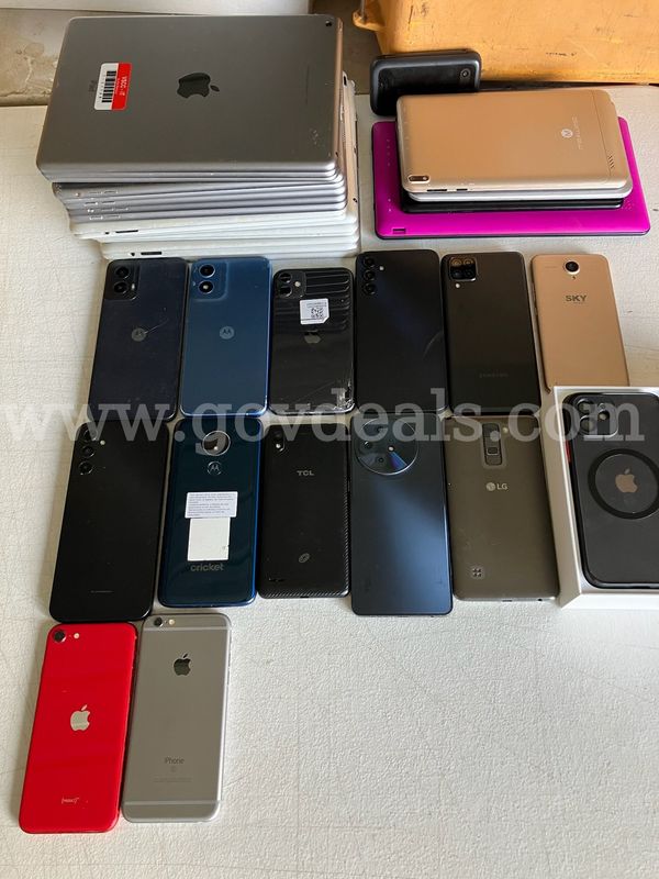 35 Various Models of Cellphones, iPhones and iPads