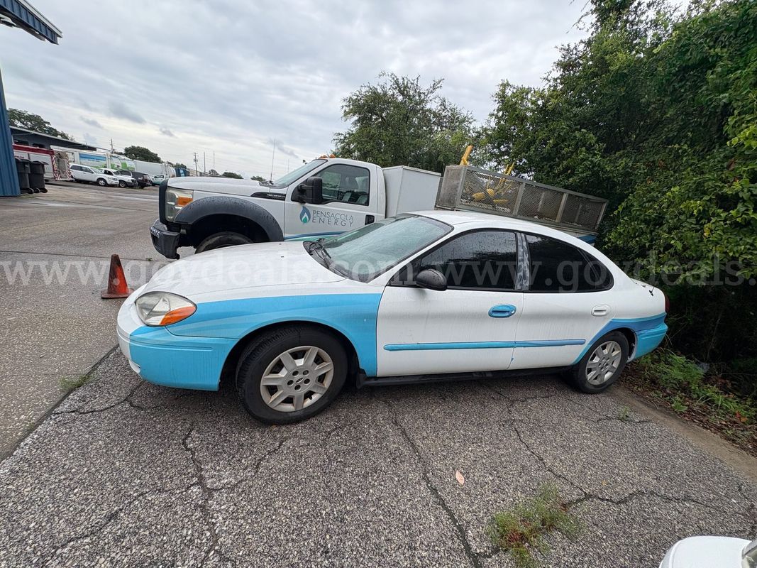 2005 Ford Taurus