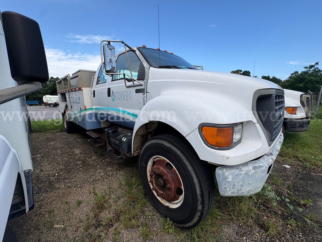 2003 Ford F-750