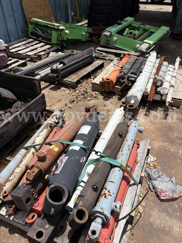 (3) Pallets of Hydraulic Cylinders