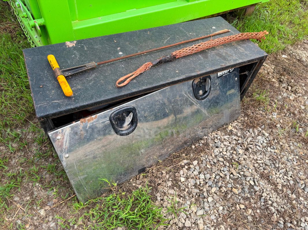 Toolbox with multiple drilling/boring parts