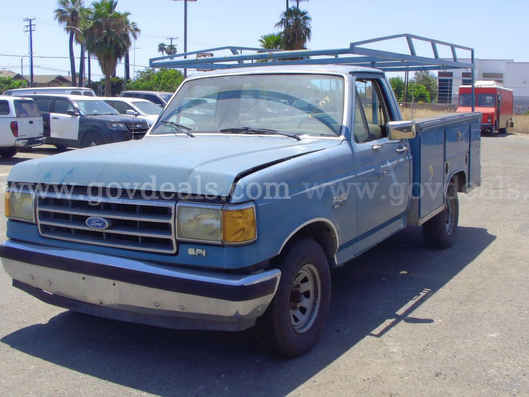 1990 Ford F-150 Reg. Cab Long Bed 2WD