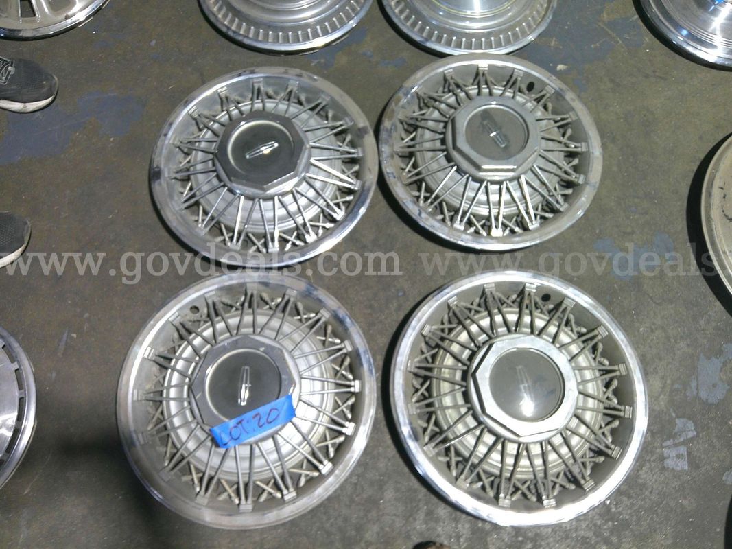 16 inch vintage original lincoln wire-spoke hub caps