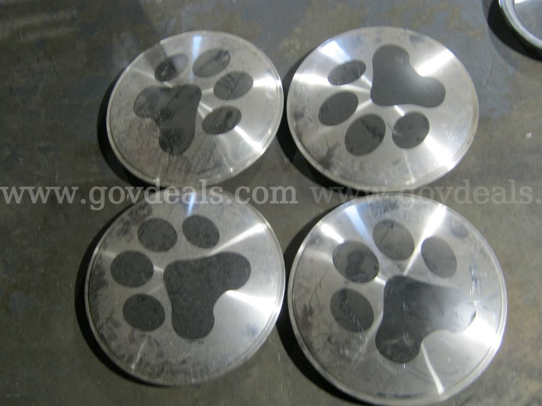 Paw print hub caps