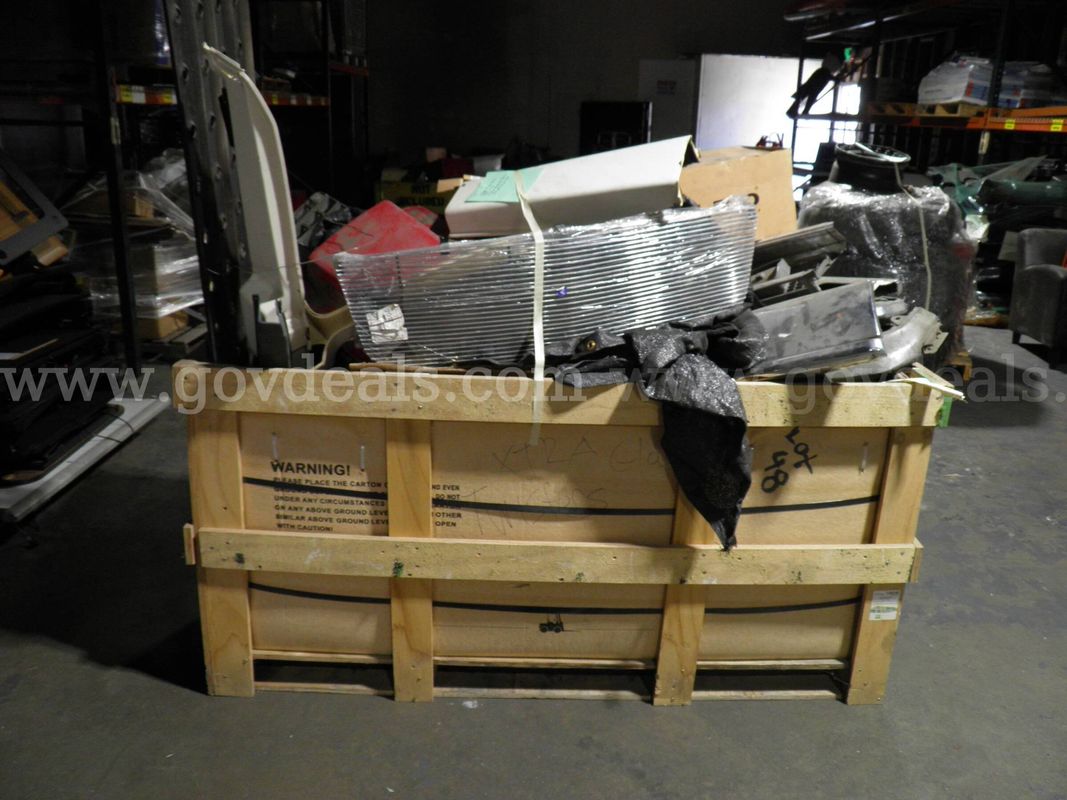 VARIOUS VINTAGE CAR PARTS