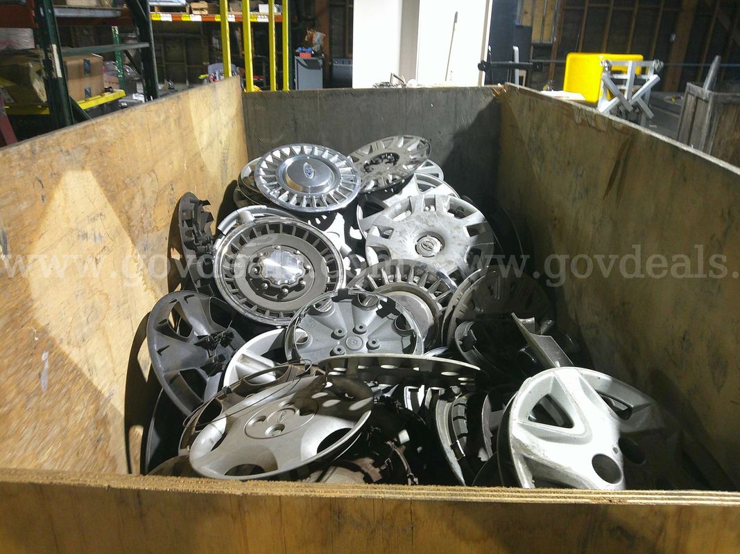 Large box of miscellaneous Hub caps