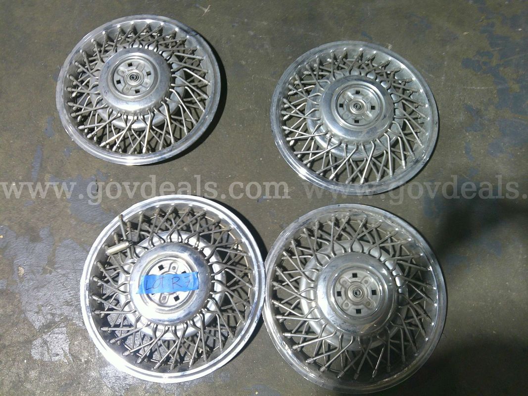 Oem Wire cadillac style wheel hub caps 15 inch