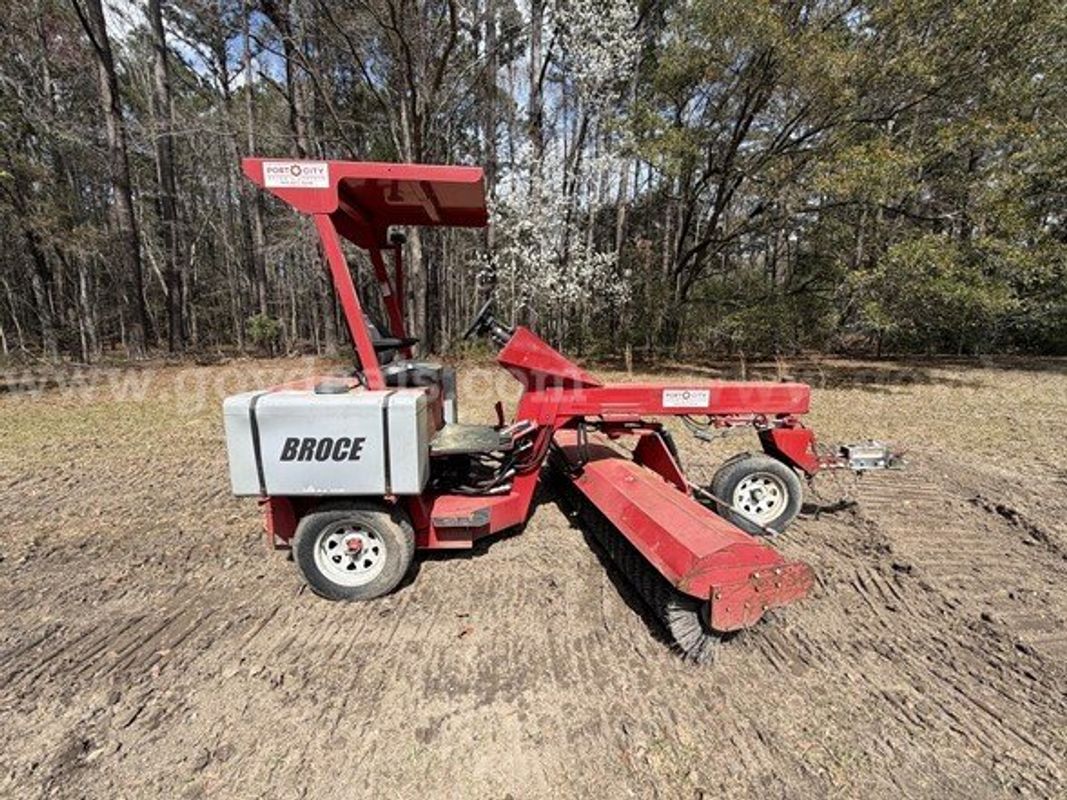 2019 BROCE BW260 towable 3 wheel sweeper