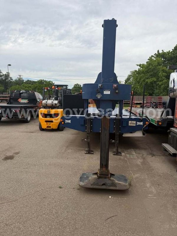 2013 LANDOLL 342 shipping container trailer
