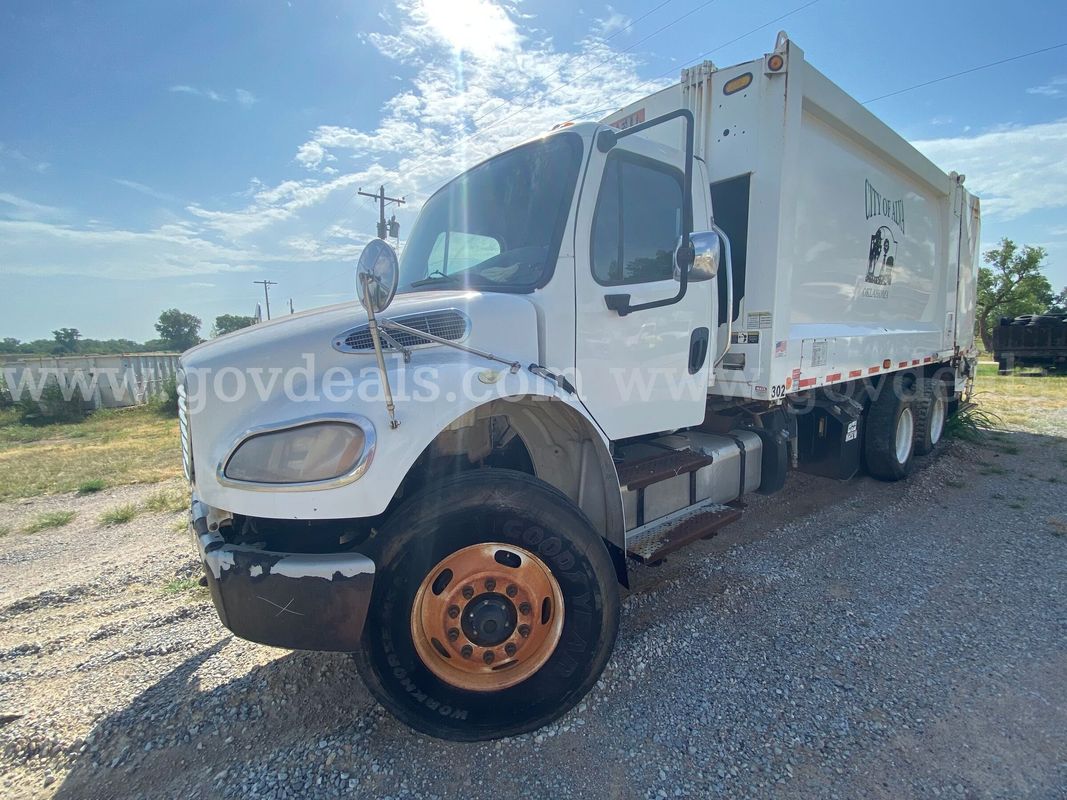 2013 Freightliner M2 106
