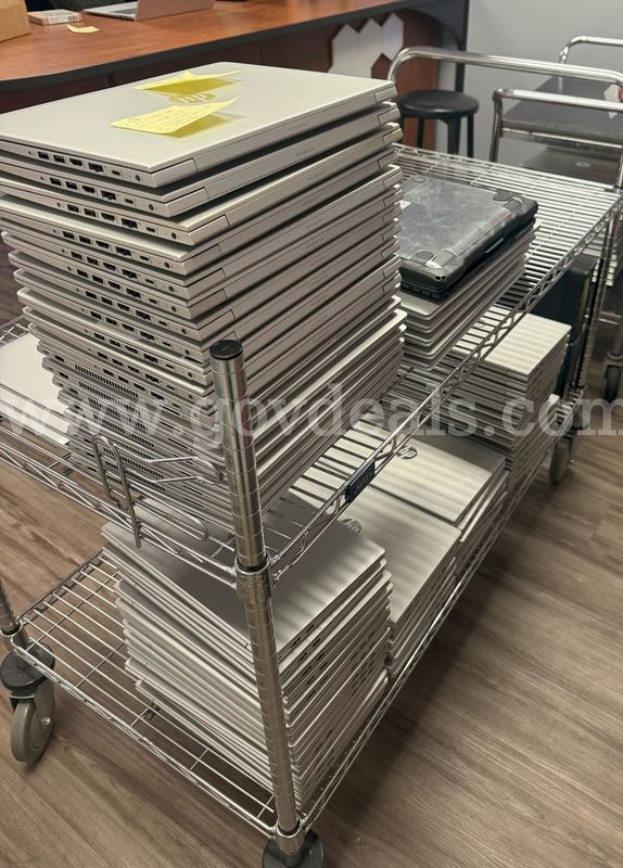 LOT of 111 Hp laptops and 4 microsoft surface laptops