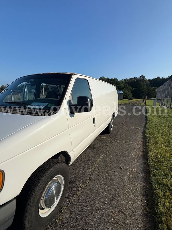 2005 Ford Econoline low miles cold AC V10