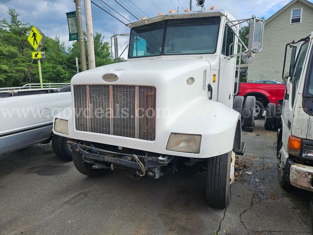 1998 Peterbilt 330 Cab & Chassis
