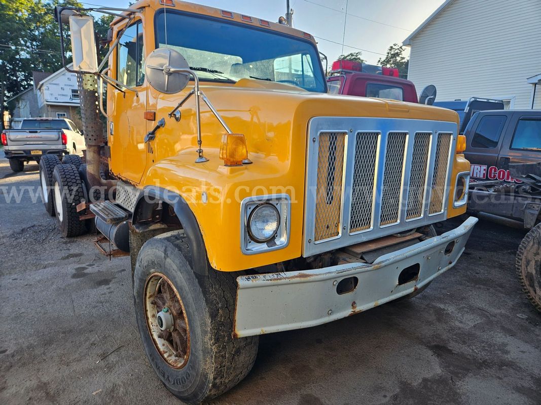 1992 International 2574 Fiberglass Hood in like new condition