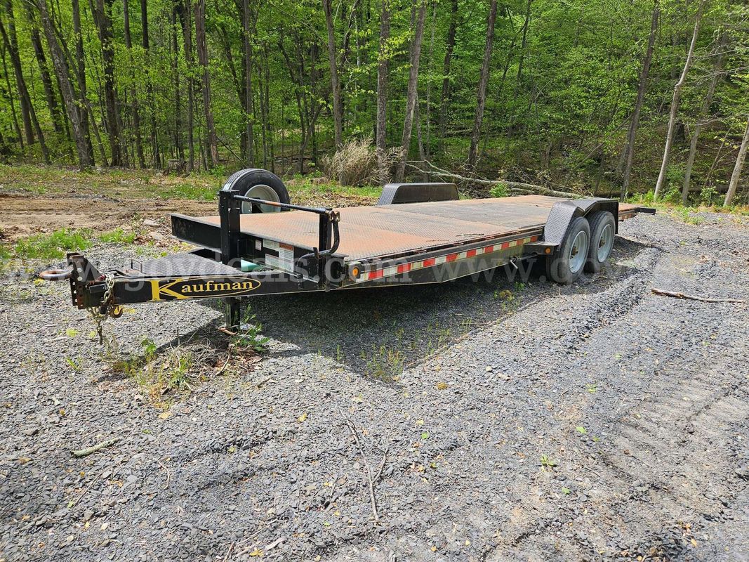 2020 Kaufman Trailers Tandem Axle Tilt Deck