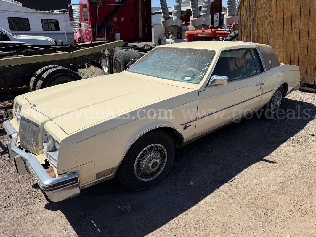 1980 Buick Riviera 2 Door Coupe 8 Cyl 350CID 160HP 4BBL