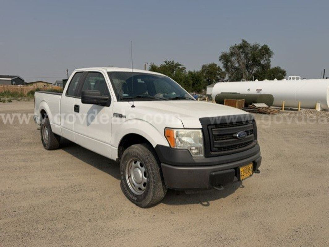 2013 Ford F-150 XL SuperCab 8-ft. Bed 2WD