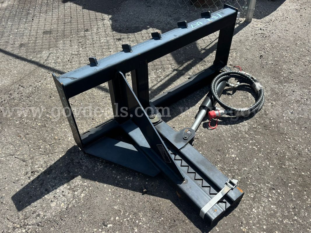 2026 GIYI GY-TP25 25" Skid Steer Post Puller (Unused)