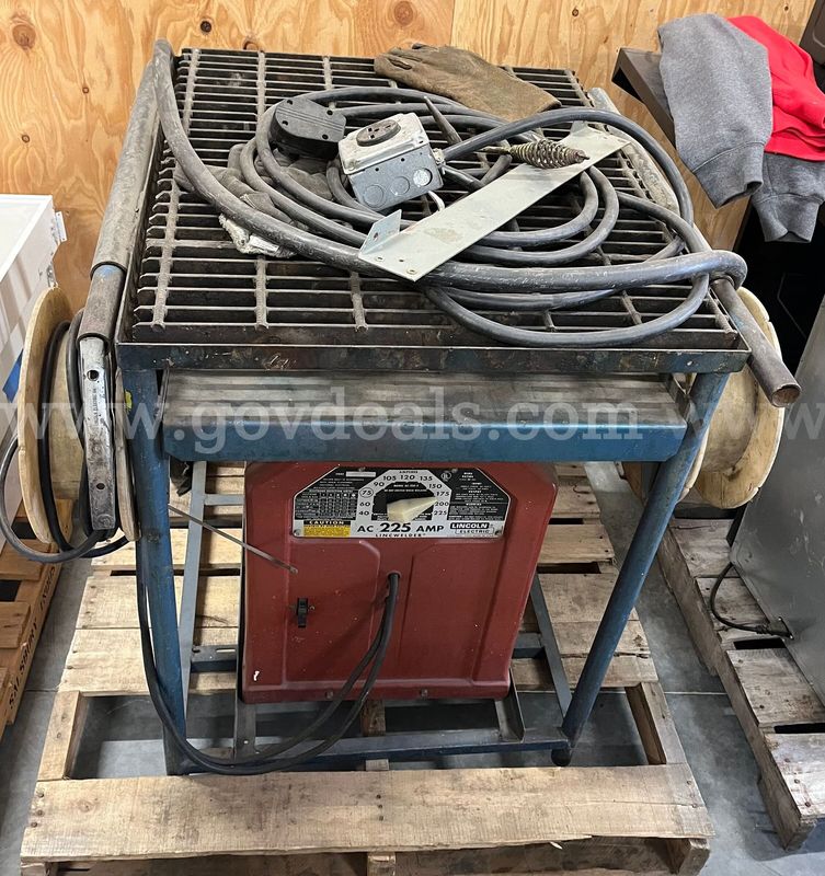 Lincoln "Tombstone" Welder & Portable Cutting Table