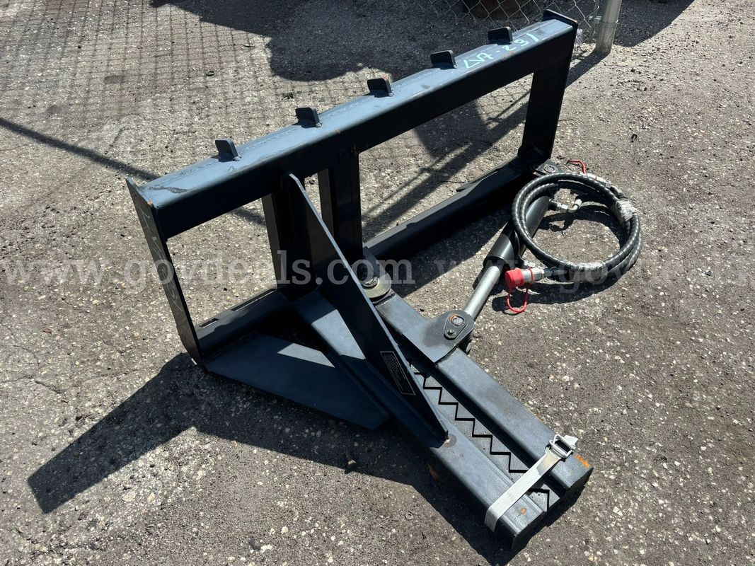 2026 GIYI GY-TP25 25" Skid Steer Post Puller(Unused)