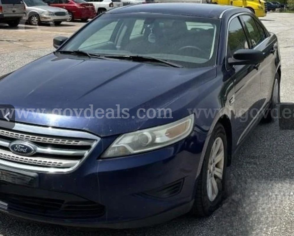 2011 Ford Taurus Sedan