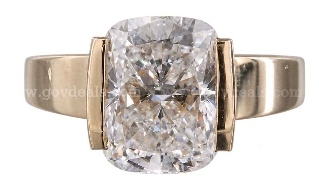 3.06 Carat EVVS 14K Gold Lab Diamond Ring with IGI Certificate