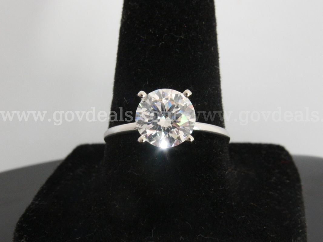 14K Gold 2.10 Carat Diamond Ring With IGI Certificate