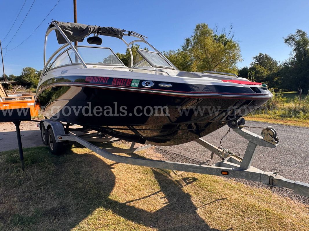 2011 Yamaha AR240 Twin Engine High Output Ski Boat