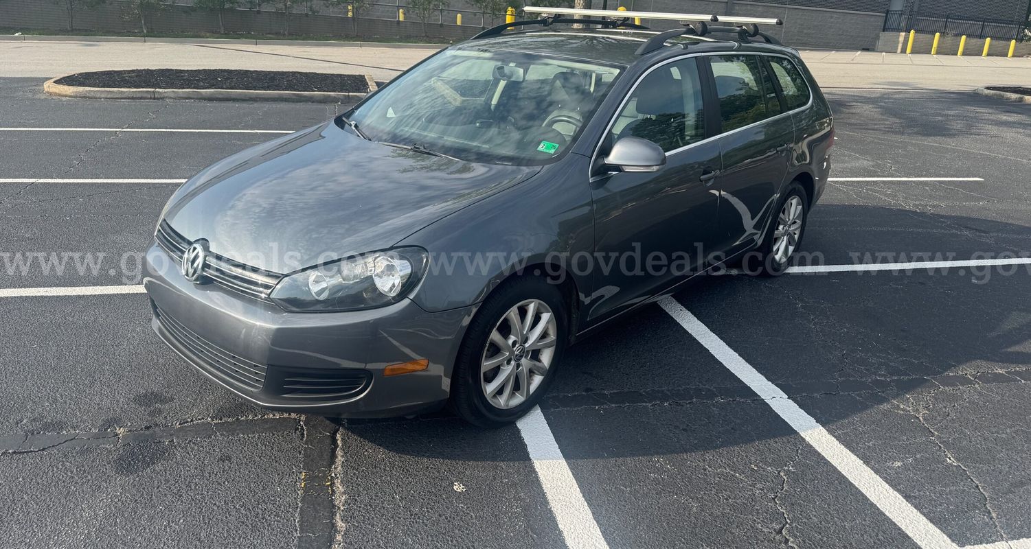 2012 Volkswagen Jetta SportWagen 2.5L SE PZEV