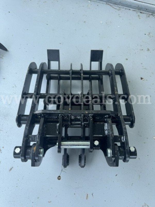 Excavator Grapple, 1" Pin — New/Unused