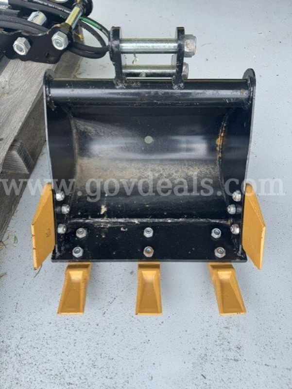SDLANCH Mini Excavator Toothed Bucket