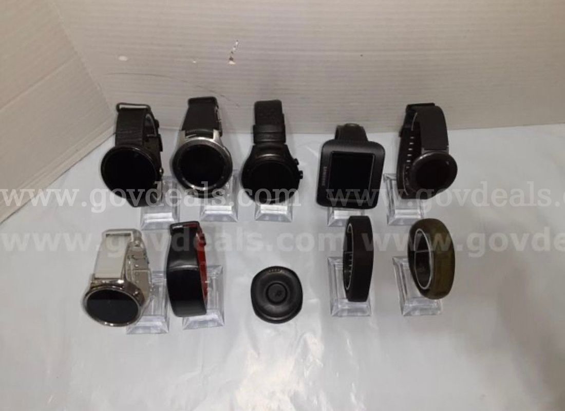 Lot of 9 - Samsung Galaxy / Nike / Razer / Huawei / Motorola Watch Bluetooth Smart watches