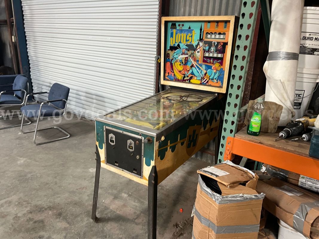 1969 Bally Joust Pinball Machine