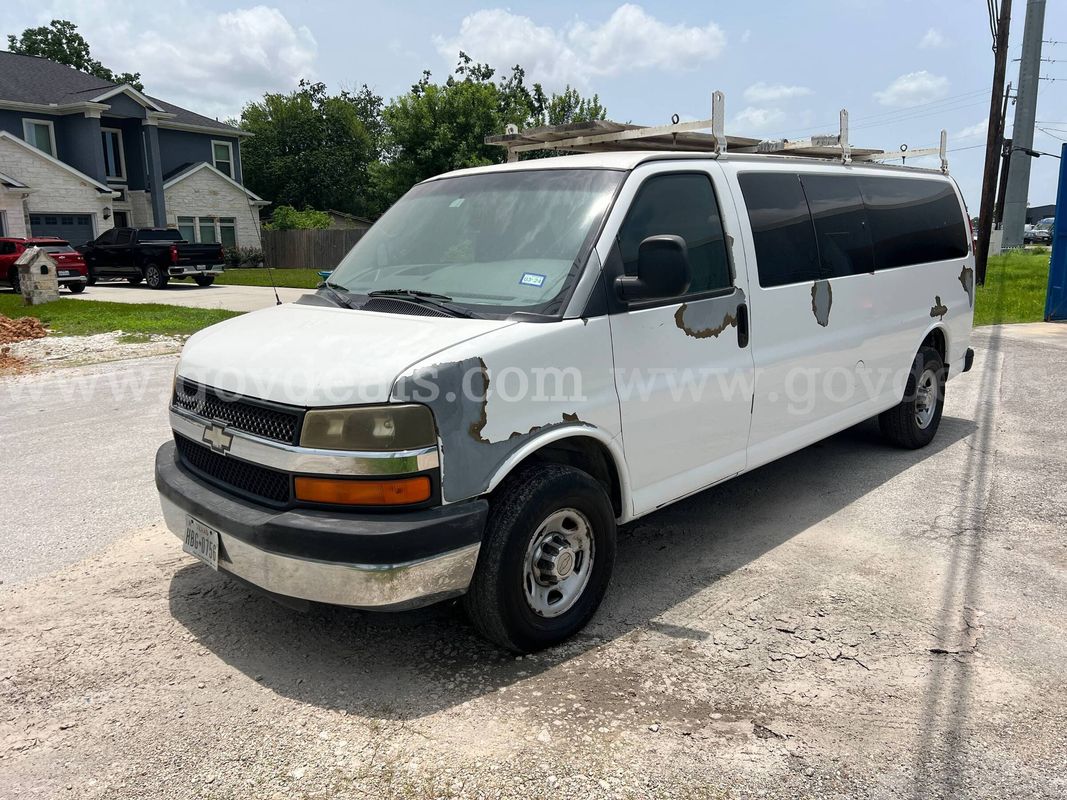 2009 Chevrolet Express LT 3500 Extended