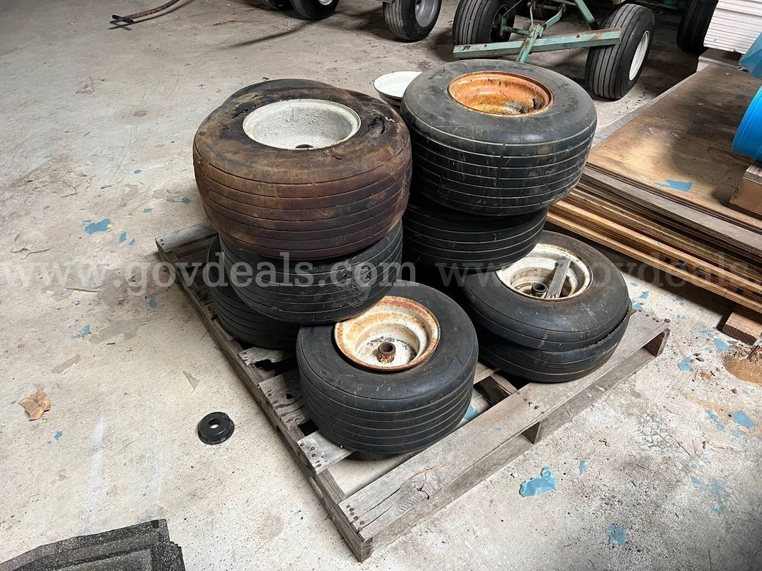Wheels and tires for material buggies