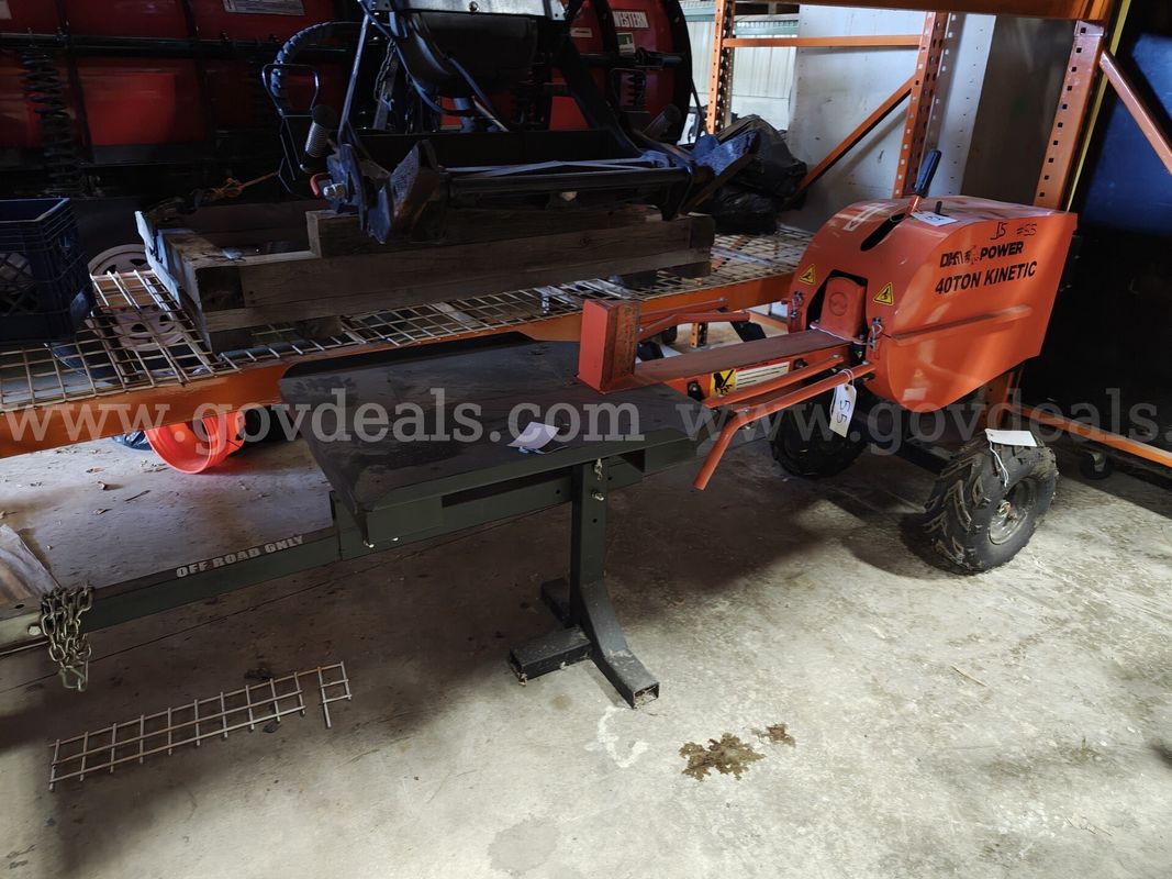 DK2 40 Ton Log Splitter