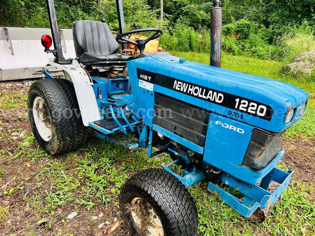 1994 New Holland 1220 Tractor